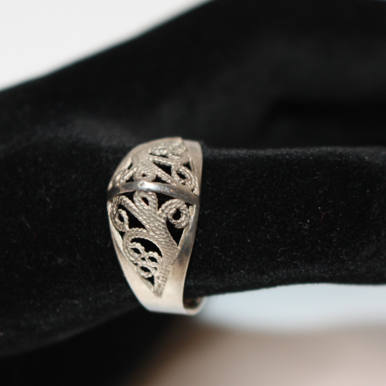 Sterling Silver Unique Design 925 Stamped Ring size 9