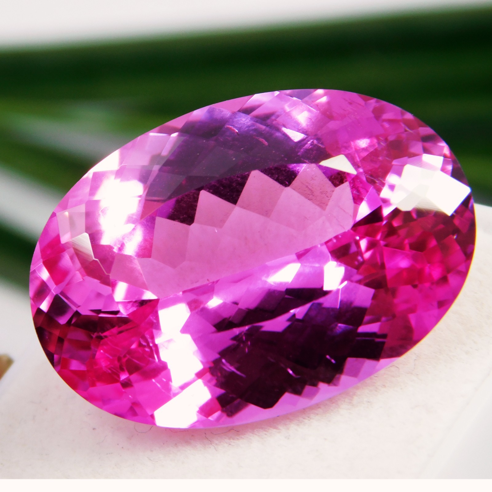 IGL CERTIFIED 32.70 Ct Oval Natural Vivid Pink Sapphire -Unheated Gemstone