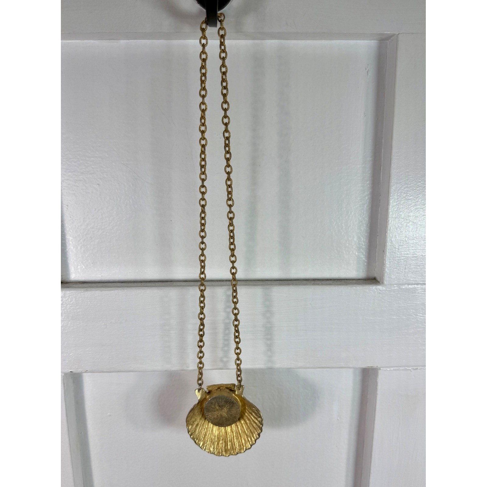 Estee Lauder Azuree Seashell Solid Perfume Pendant Necklace Gold Tone Vintage