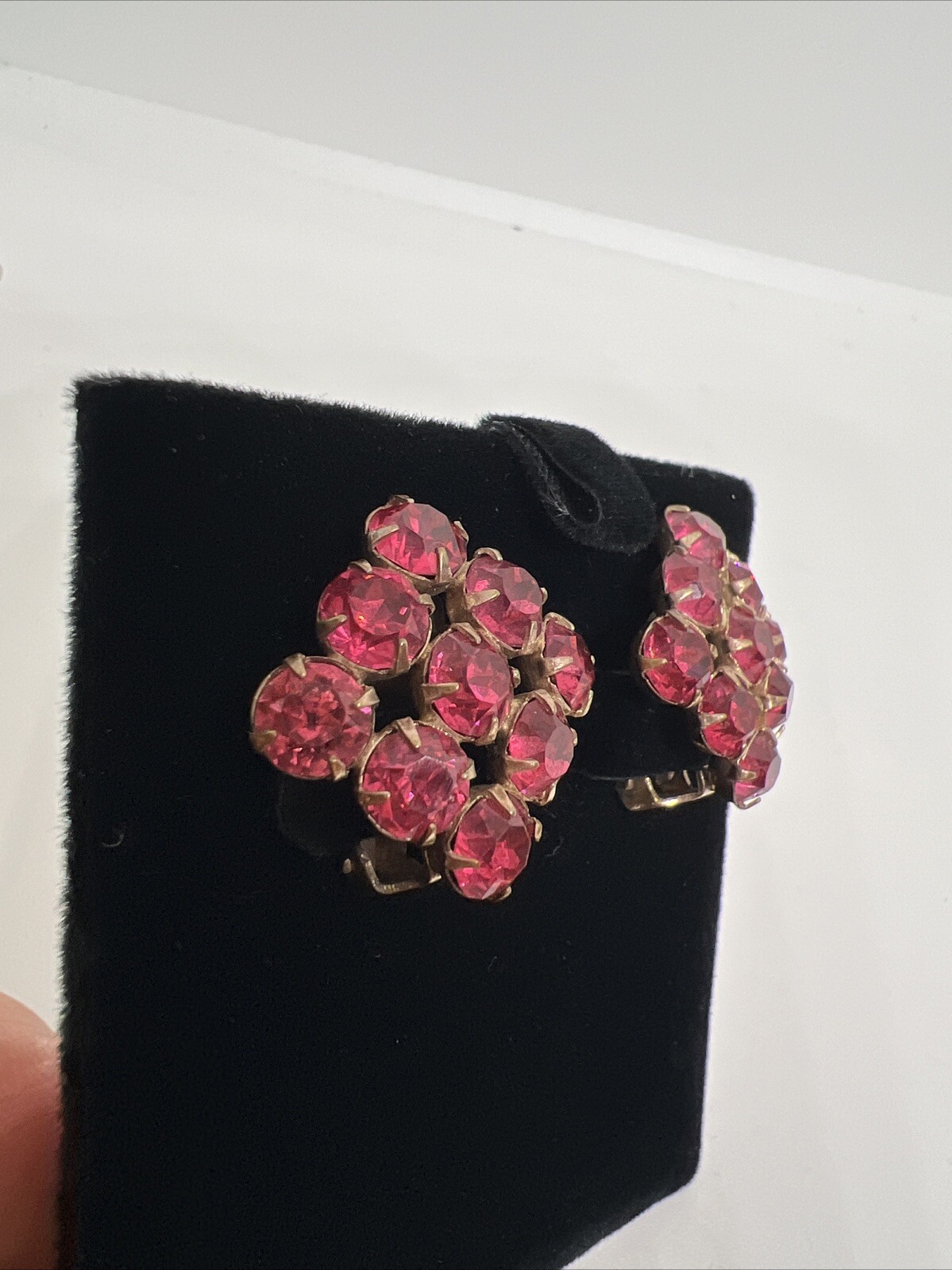 Vintage Pink Rhinestone Prong Set Clip On Earrings 8052