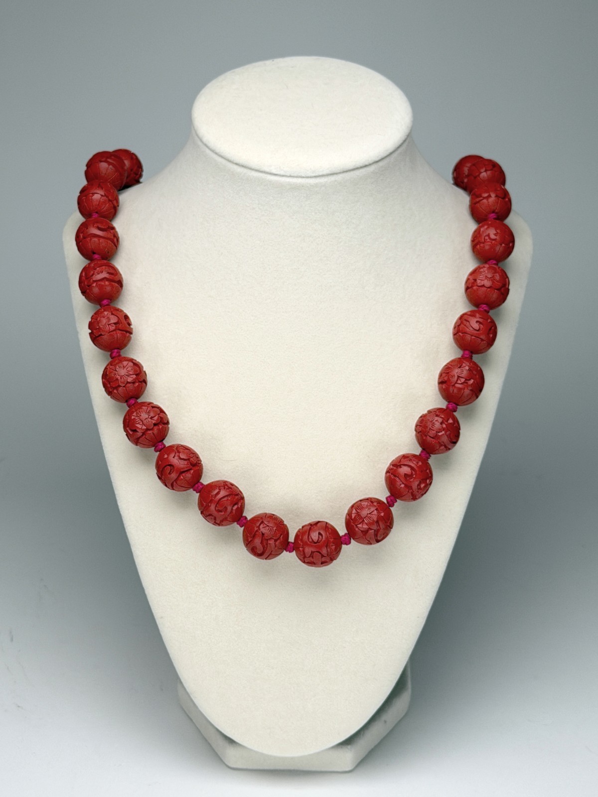 Vtg Chinese Export Red Cinnabar Carved Lacquer Bead Necklace 28″ Hand Knotted