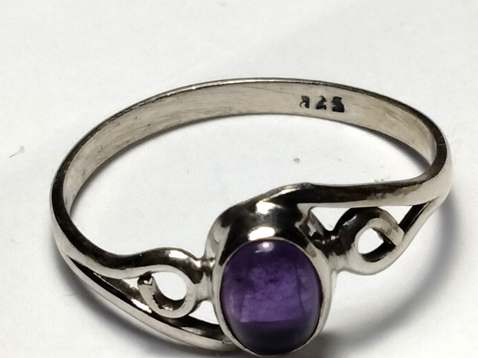CUTE NATURAL AMETHYST CAB IN TRENDY STERLING SILVER.925 RING SIZE 9.0!