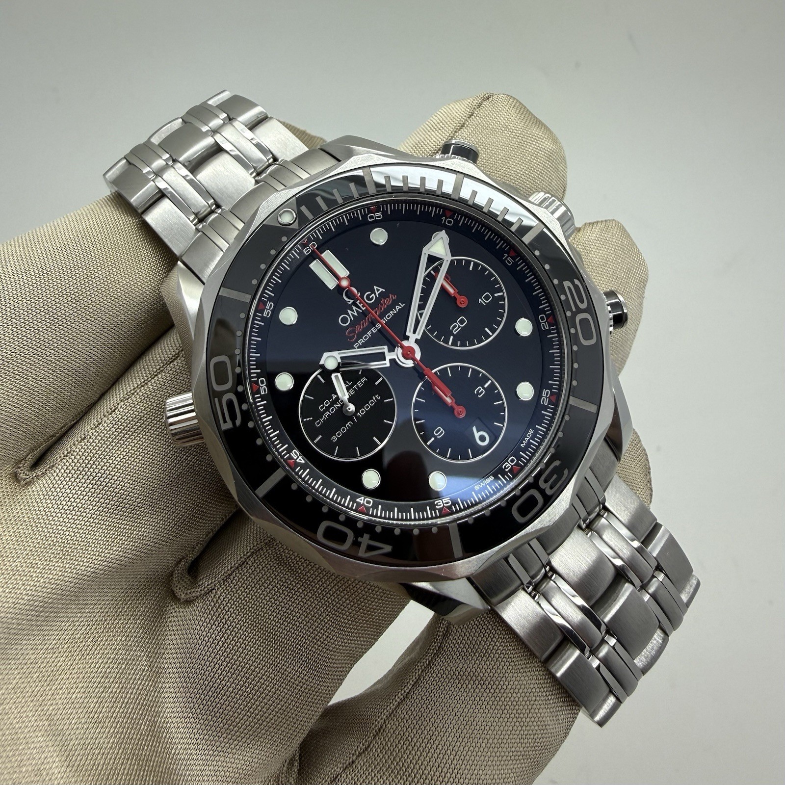 Omega Seamaster Chronograph Black Dial 44mm Steel Watch 212.30.44.50.01.001 B+P