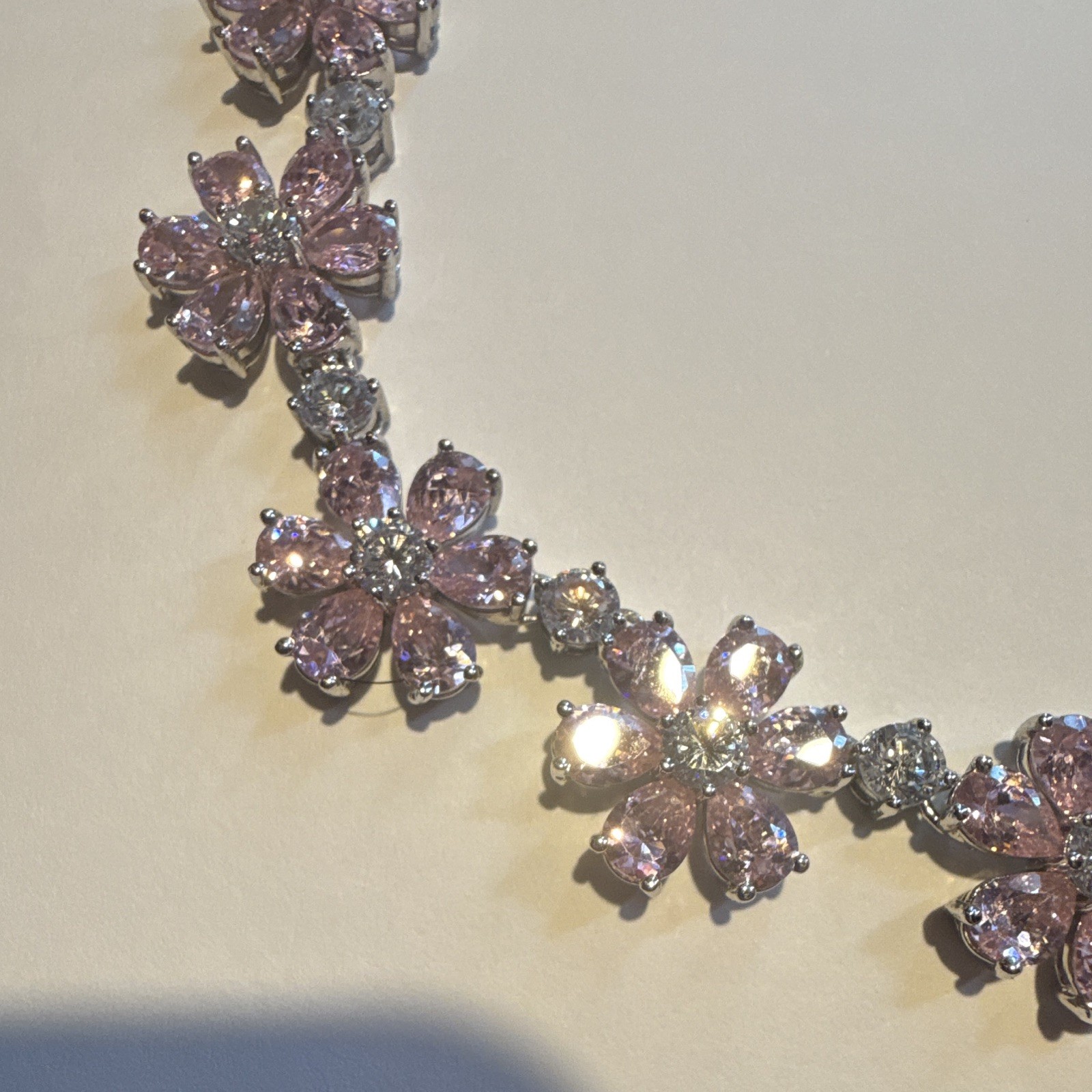 Silver Plated Pink Simulated Crystal Flower Link Necklace Box Clasp