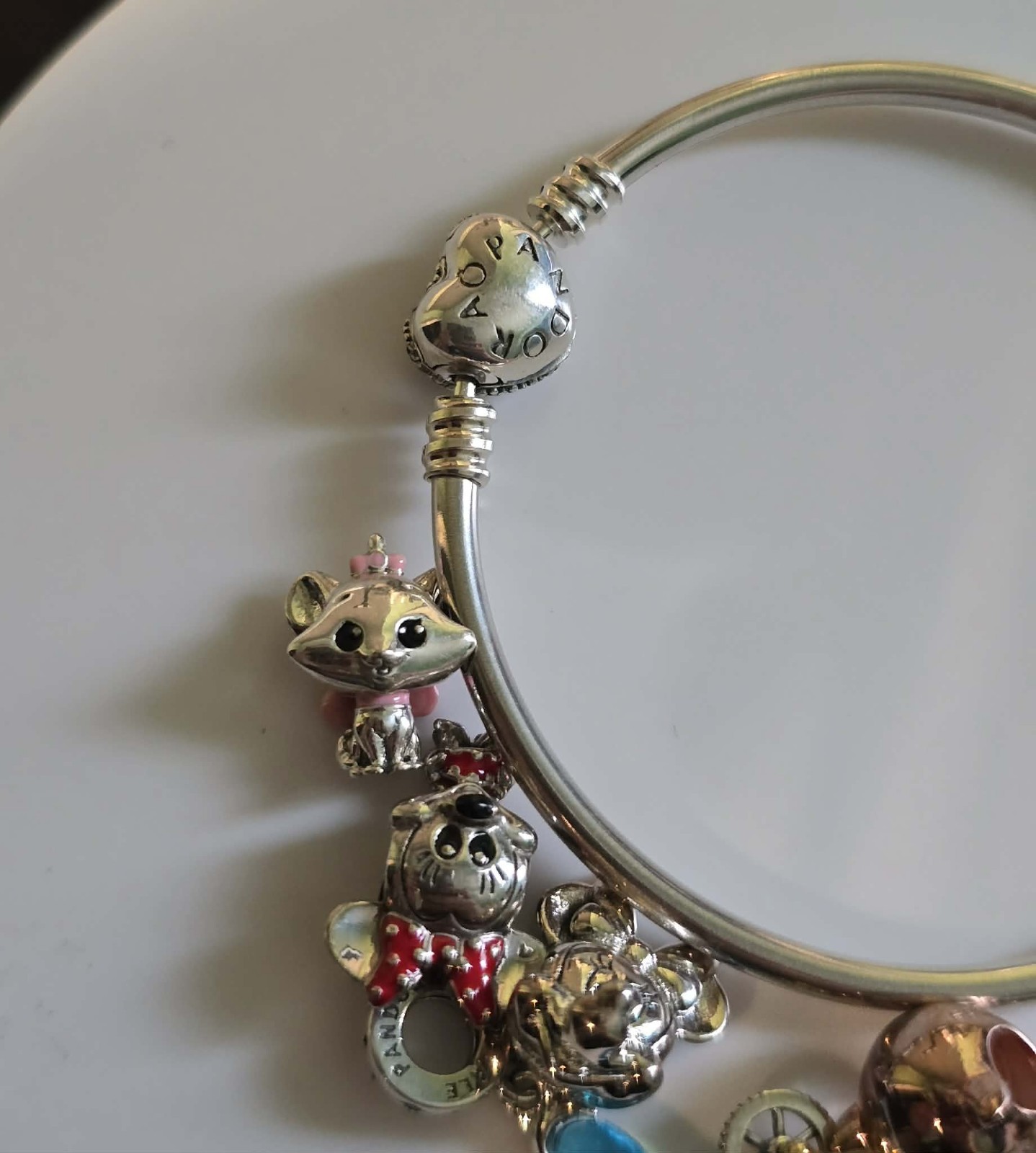 17 Cm ” 6.6 Inches ” Authentic Pre Owned Pandora Bracelet With 6 Silver Charms