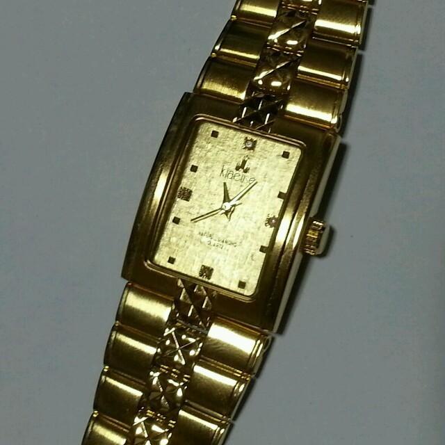 brand Elgin Cloise With 4 diamonds