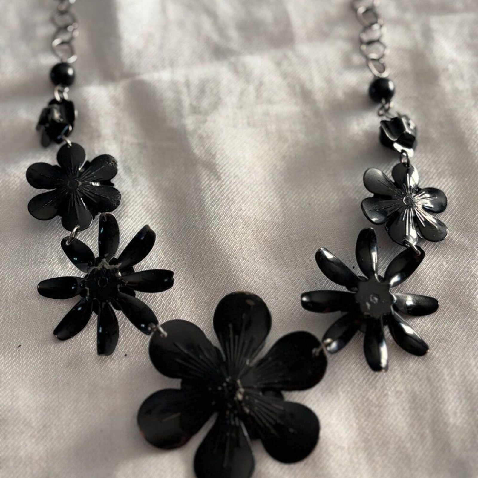 Claire’s Black Enamel Flower Statement Necklace Floral Bib Gunmetal Chain