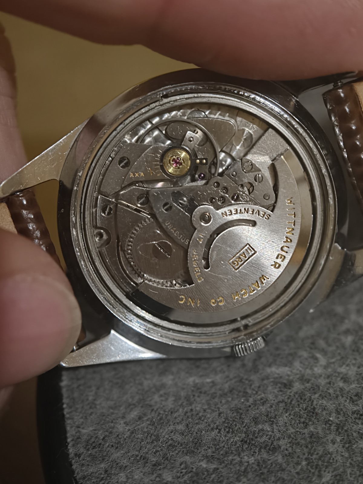 VINTAGE WITTNAUER COMPRESOR 1954 Cal. 11ARG 34mm Seis Made Tuxedo Dial