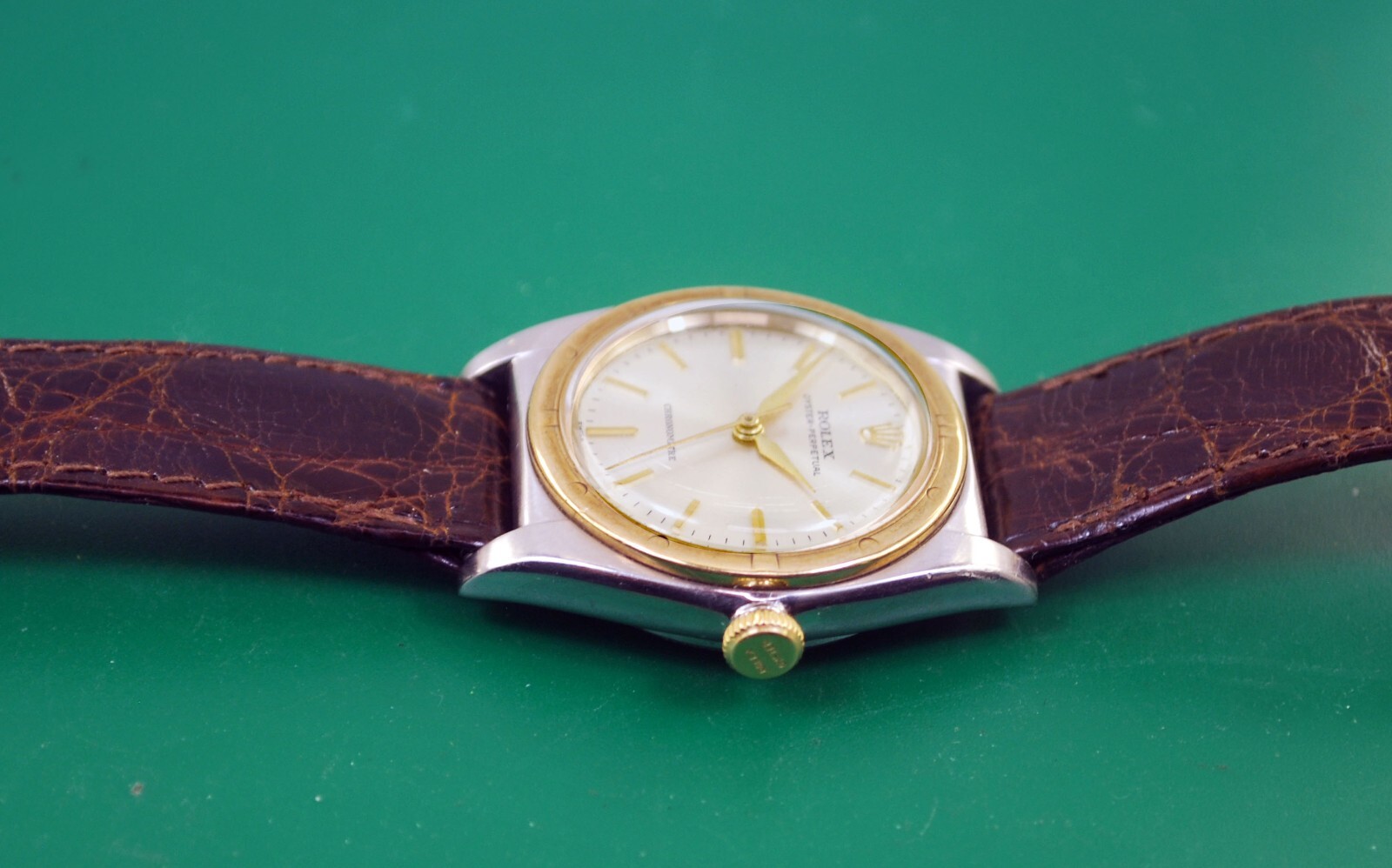 Vintage 1946 Rolex Bubbleback Gold Bezel Automatic Chronometer Ref.3372