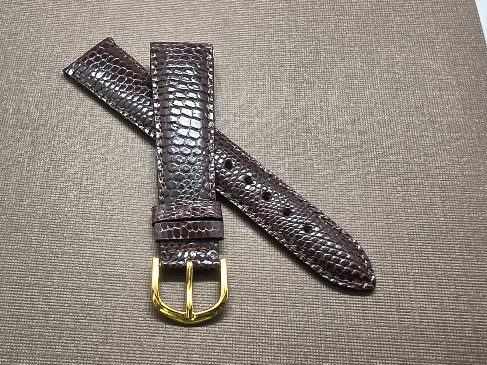 Lot Of 2 Vintage NOS 20R Dark Brown Padded & Stitched Genuine Lizard Watch Bands