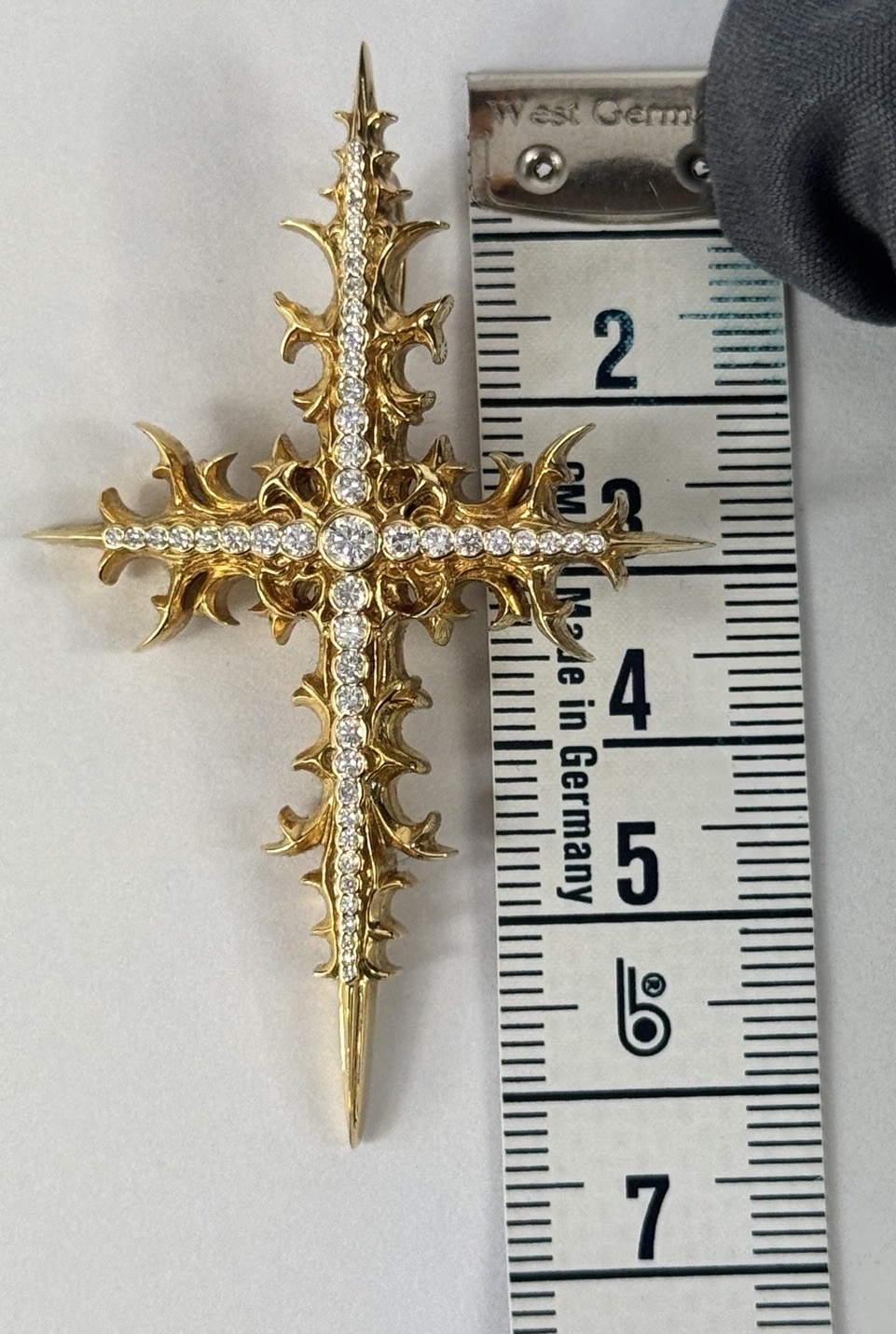 Alex Moss – Nirvana 14ct Yellow Gold Cross Pendant