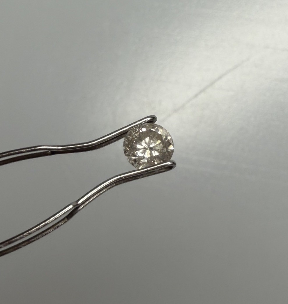0.7ct GIA Natural Certified Diamond Treated Clarity Round 5.43-3.68mm