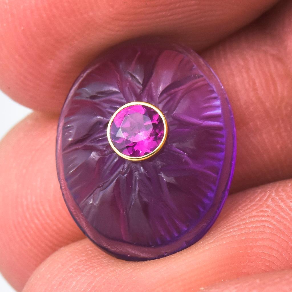 1.95 g Carved Lotus Purple Amethyst Cabochon & Rhodolite Gemstone Inlay 17x13mm