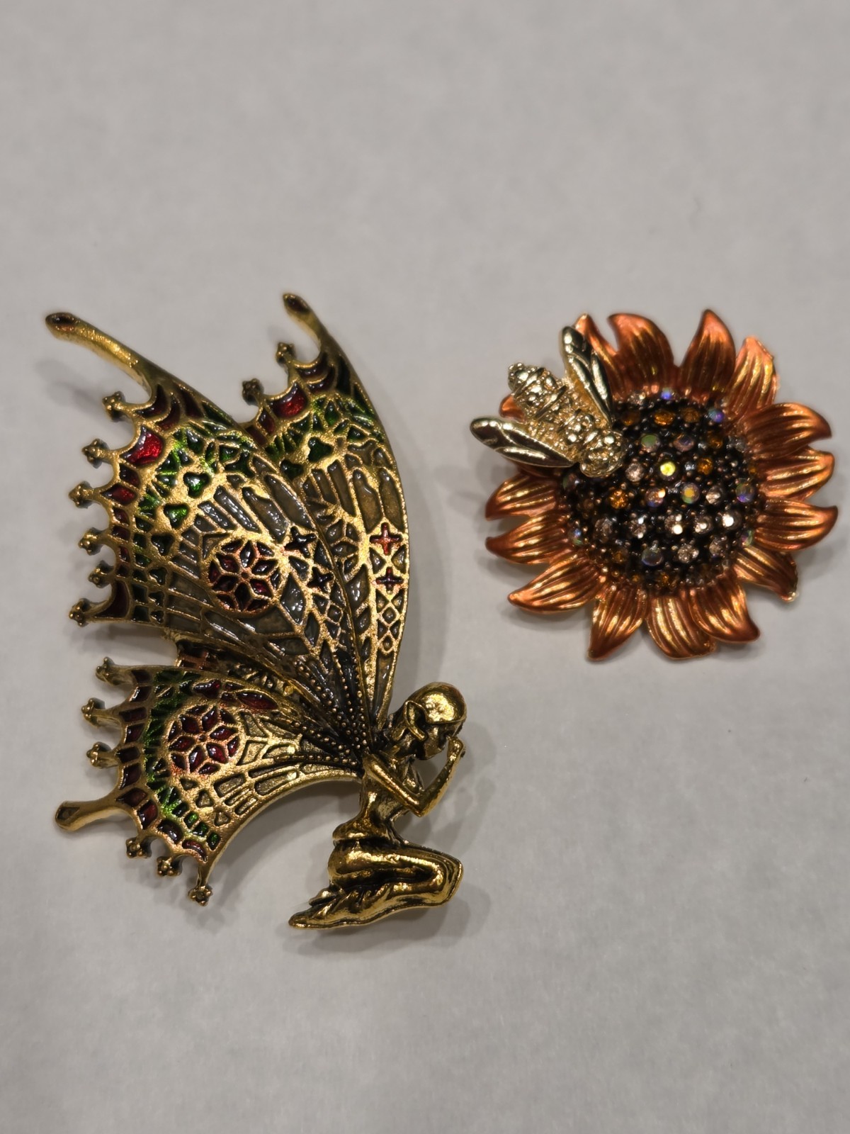 Beautiful Praying Pixie Fairy With Wings Rhinestone Daisy Bee Brooch Lot 293-177