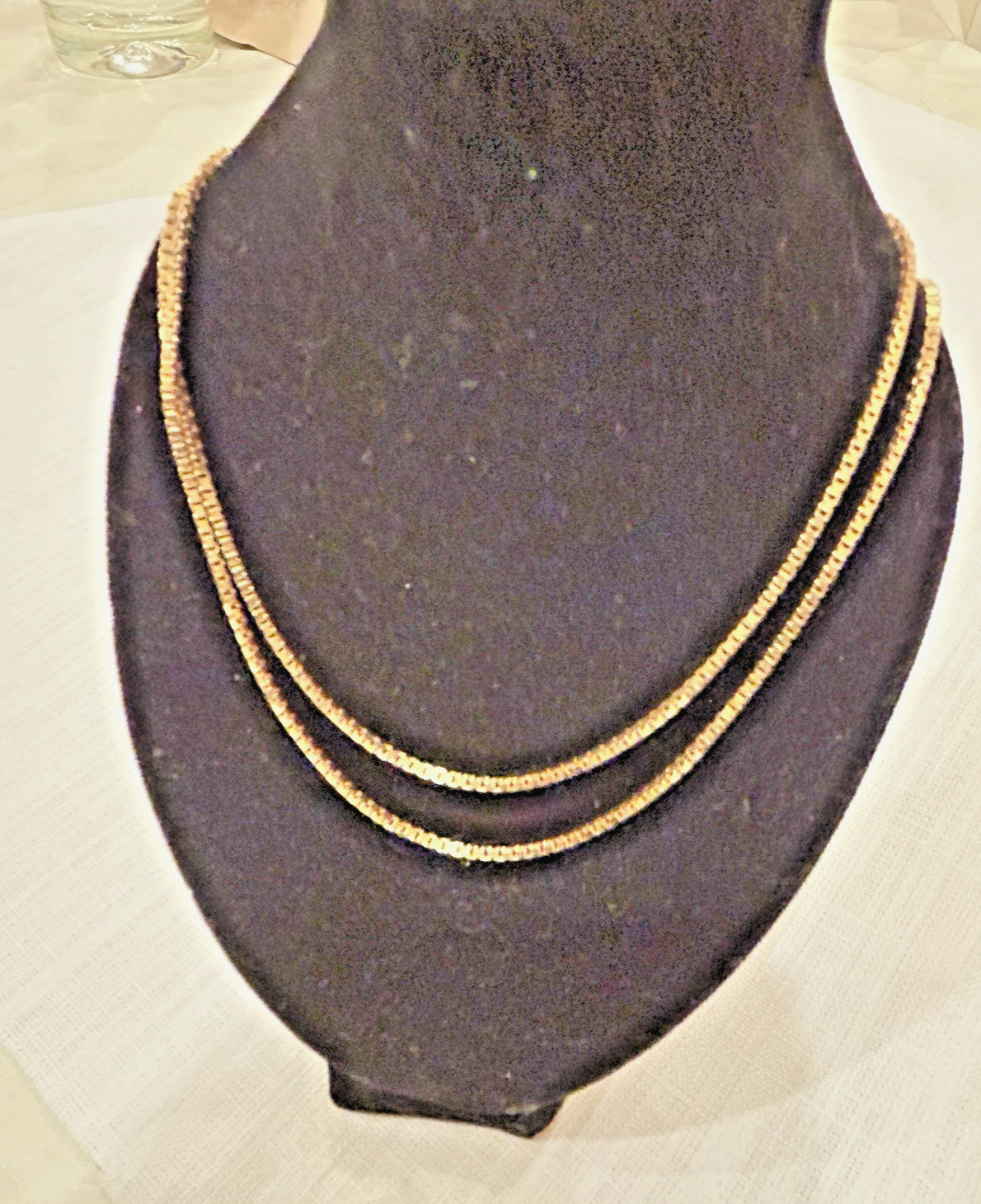 18k solid gold Italian horn weight is 1.2gr. includes 28″ 18K gold Neckless