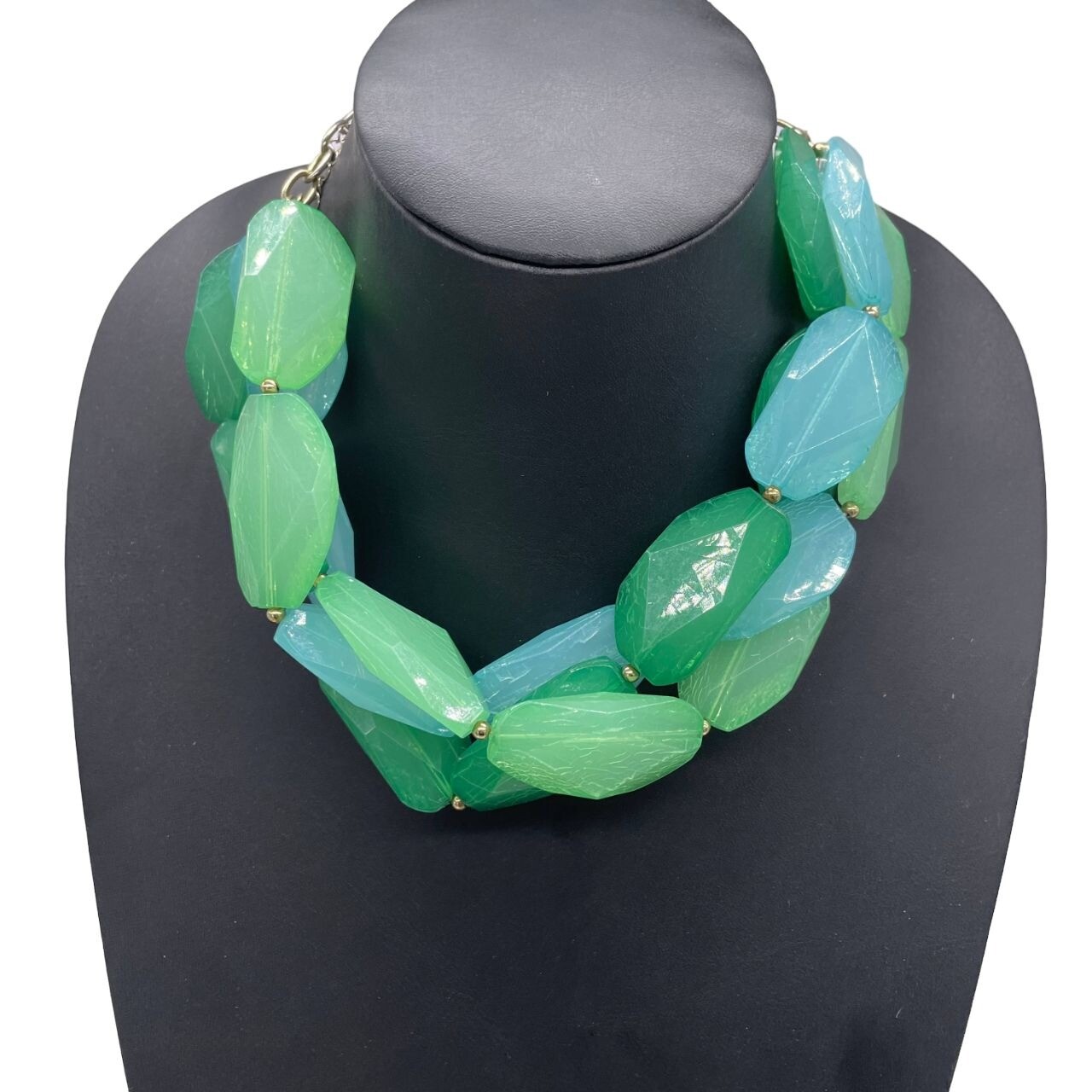 Green and Blue Faceted Beaded Necklace 18 to 20 Inches Retro Classic Costume