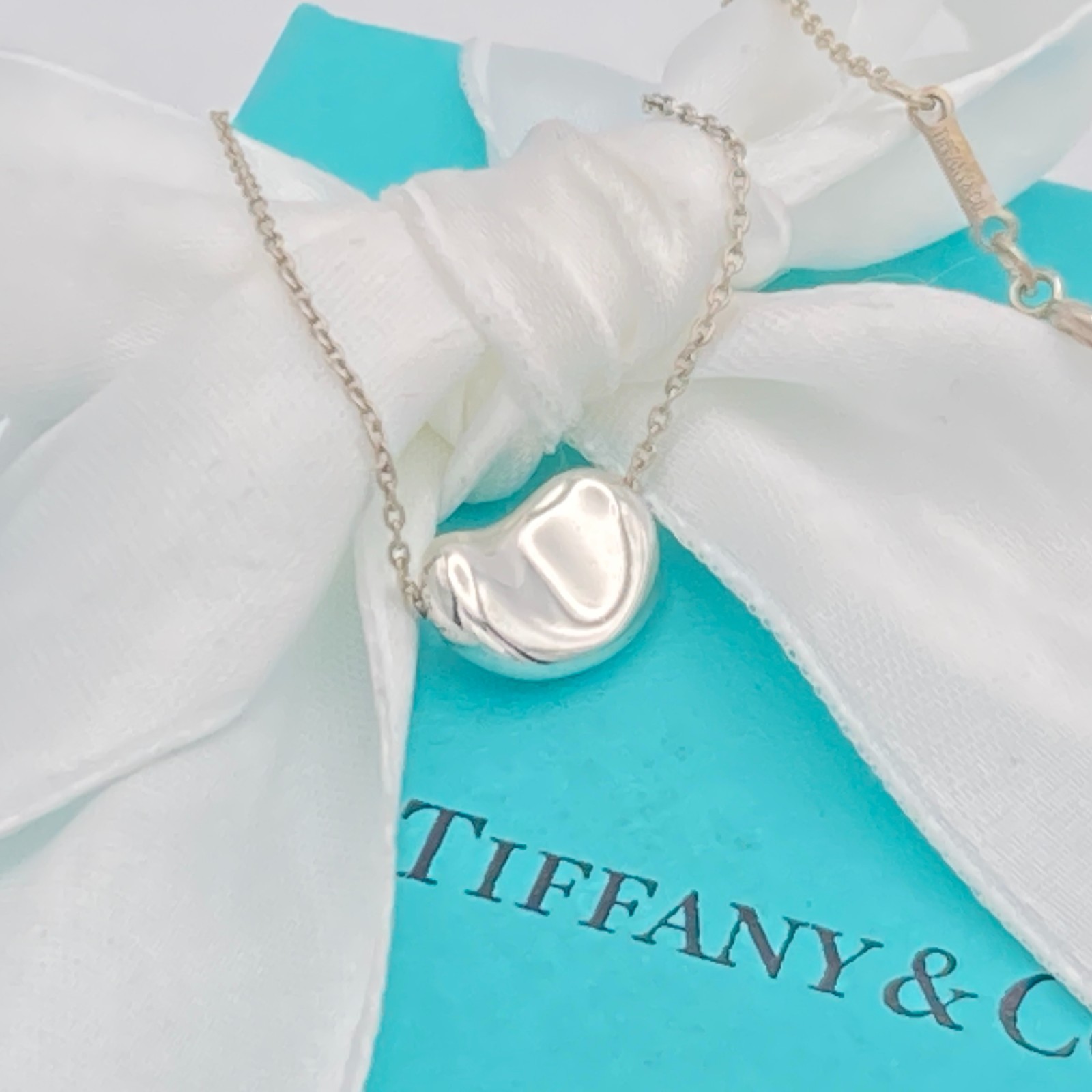 Tiffany & Co. 11mm Bean Pendant Necklace 16″ Silver 3.0g