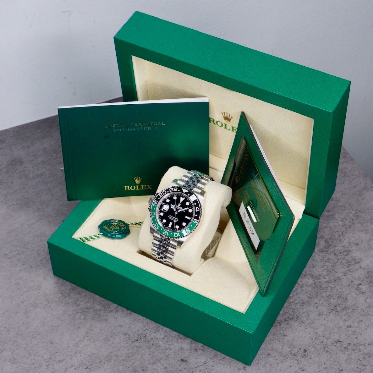Rolex GMT-Master II SPRITE Black Dial Green & Black Bezel SS 40mm 126720VTNR