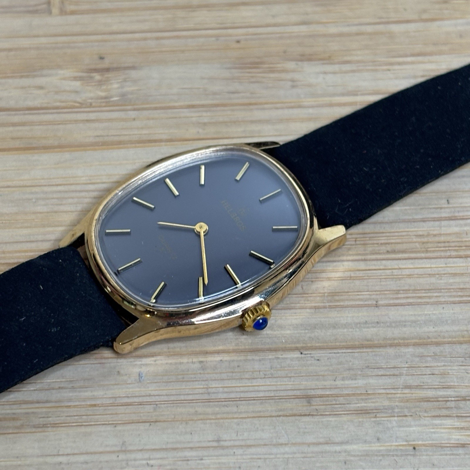 NOS Neo Vintage Helbros Oval Gold Tone Quartz Grey Dial Watch – New Bat