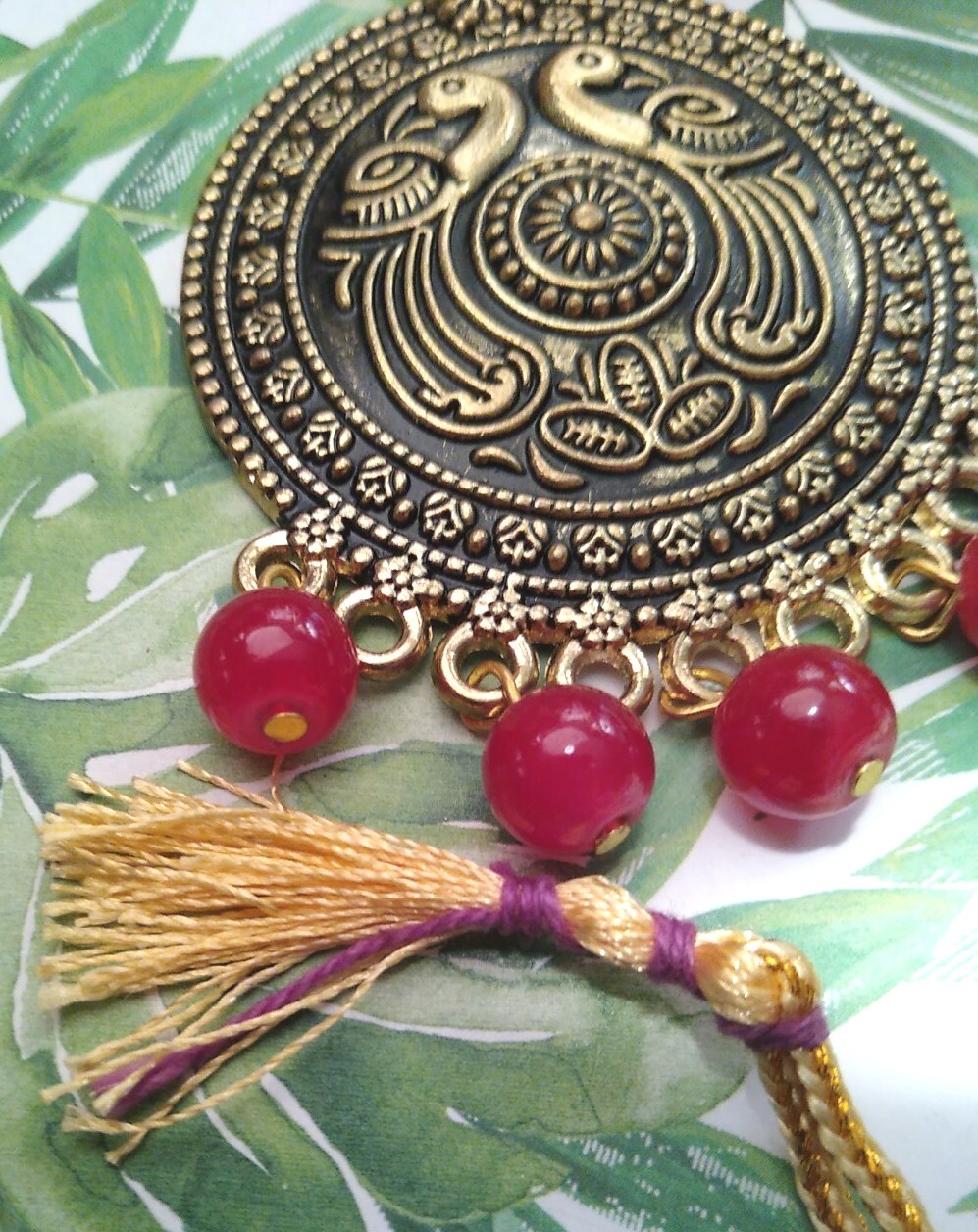 Red Agate Gemstone GANESH Necklace AND Earrings (Bird Motif) Beaded, Gold Tone!