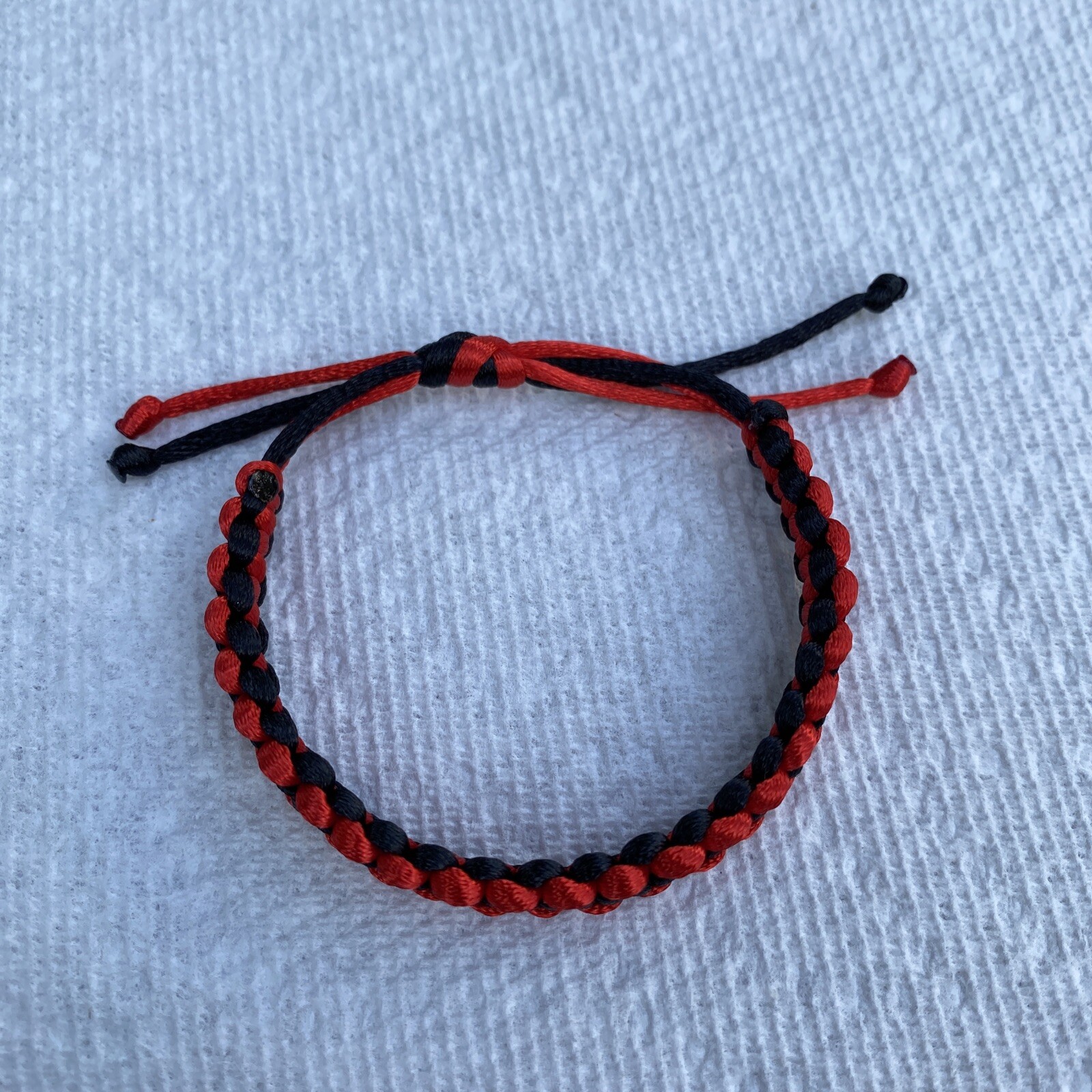 ALBANIA Bracelet Byzylyk RED BLACK Satin Rattail Cord Shamballa Nylon Macrame