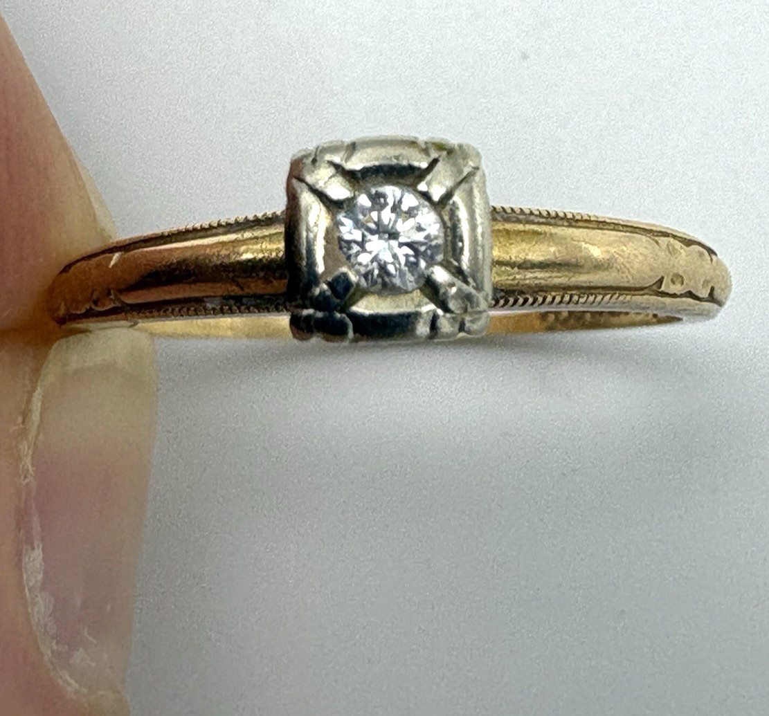 14k Yellow & White Gold Diamond Solitaire Ring 1.8 Grams & Size 6.75 Art Carved