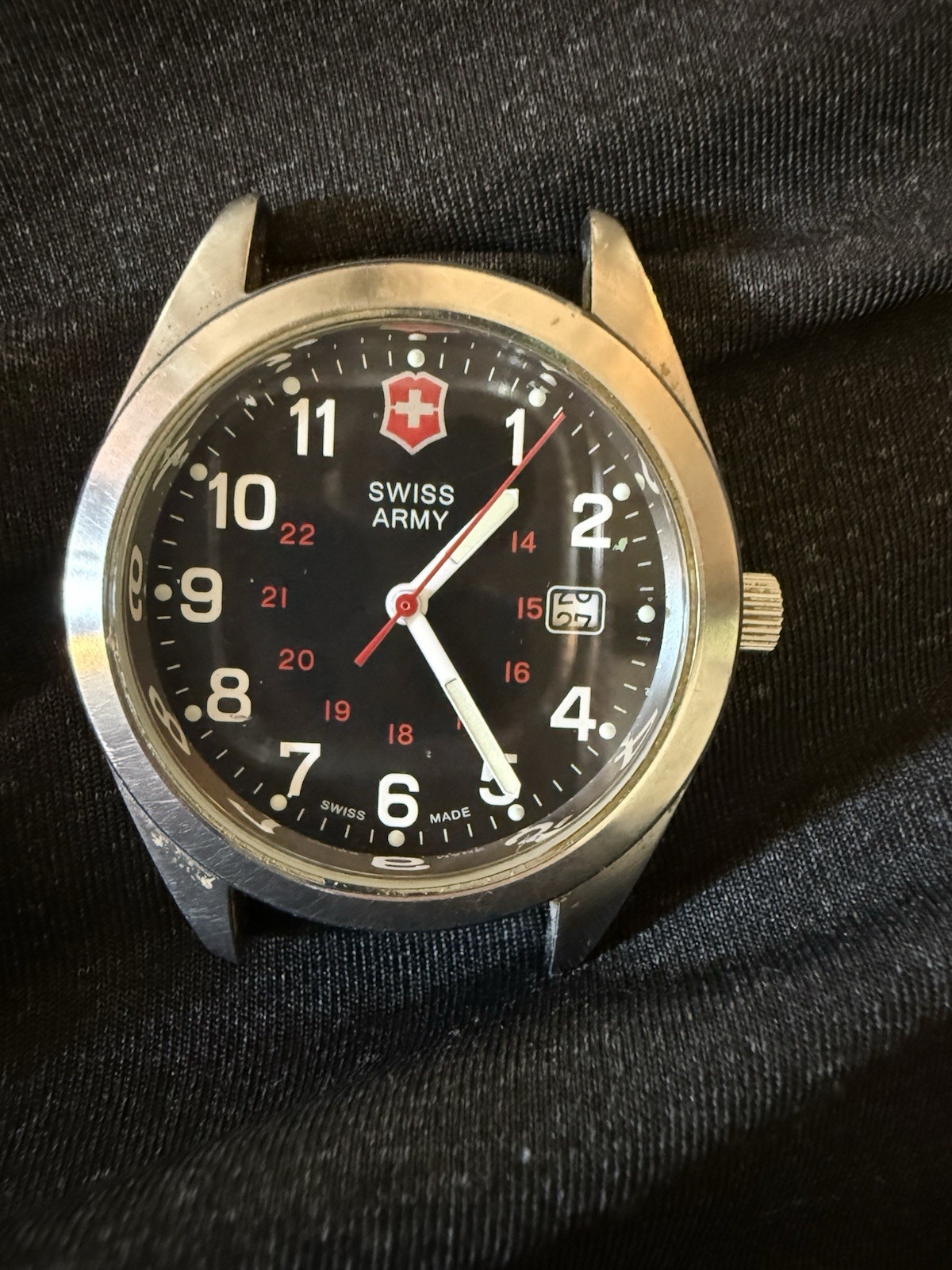 Victorinox Garrison 40mm Silver Stainless Steel No Strap Needs Battery