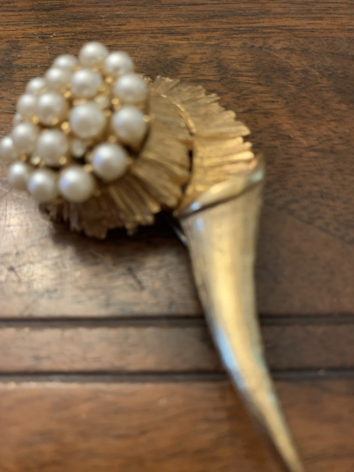 Vintage Signed Lisa Gold Tone Faux, Pearl Brooch Pin, 2 1/2 inches in length