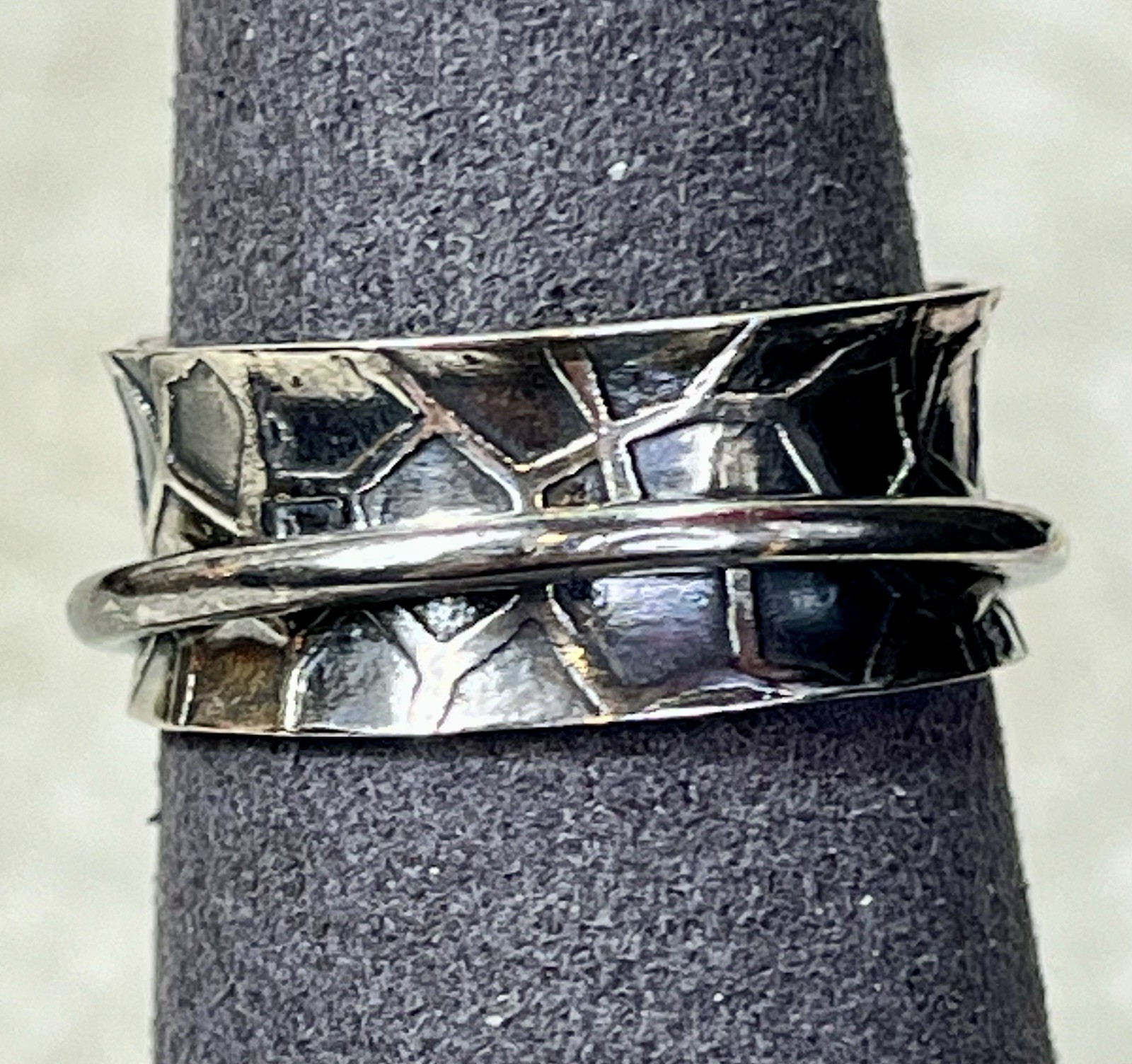 925 Honeycomb Sterling Silver Spinner Ring w/ Bee Accent Fidget Meditation Band