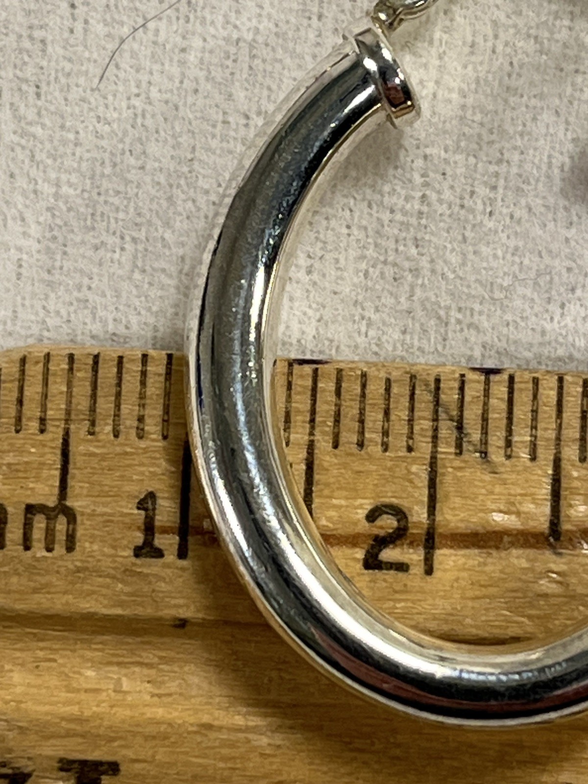 Sterling Silver Oval Puffed Hoop Earrings 1.25″ — 2942