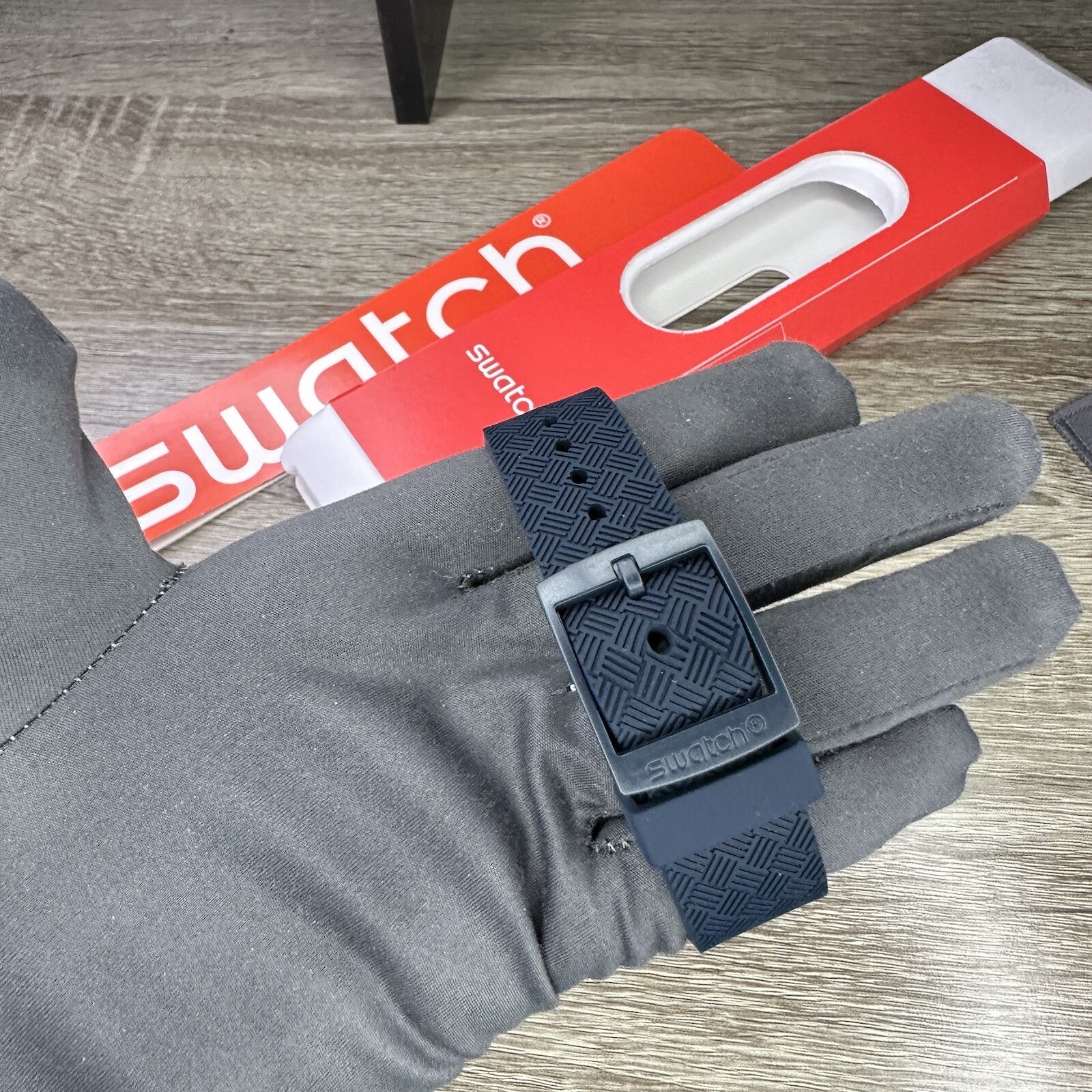 NEW✅ Swatch GARA IN BLU Navy Blue Men’s Chronograph 42mm Silicone Watch MSUSN410