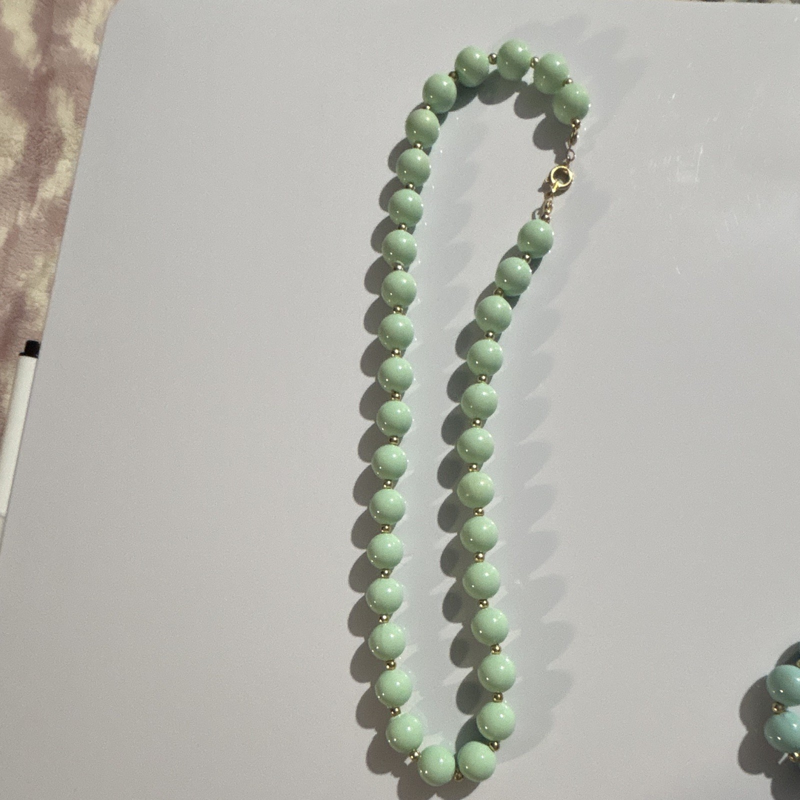 Green Beaded Plastic Necklace Ball/Bead Chain Lobster Clasp No Stone
