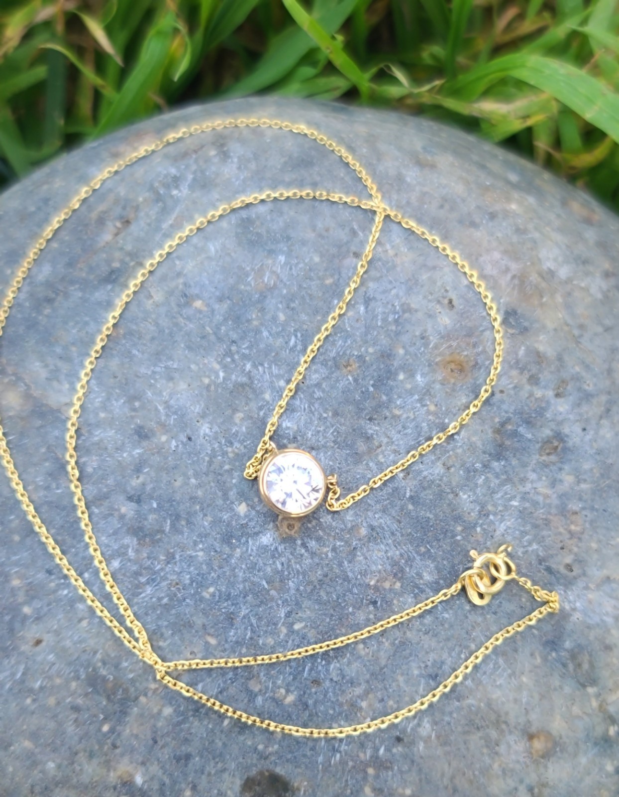 14k Solid Yellow Gold AAA Iced Station Pendant Chain Necklace 18″ Signed 2.27gr