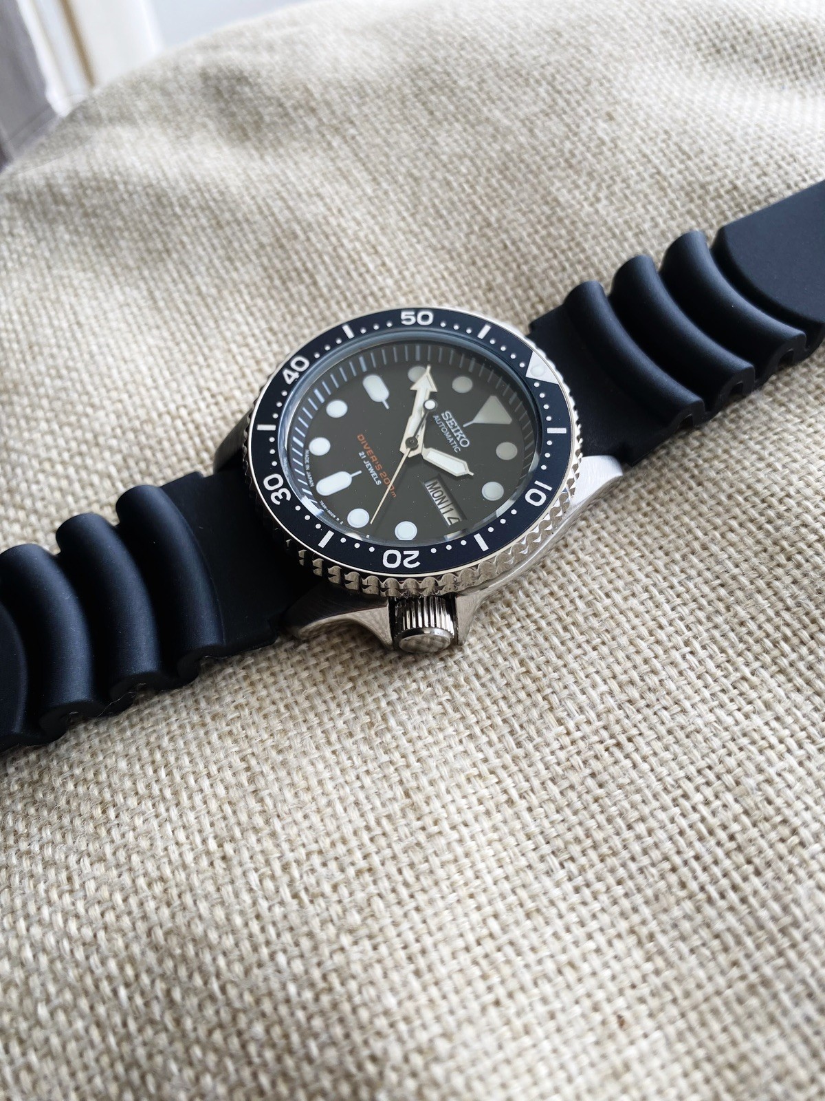 Seiko SKX007 Automatic Diver’s Watch – 200M Scuba Diver | 7S26 Movement | 42mm