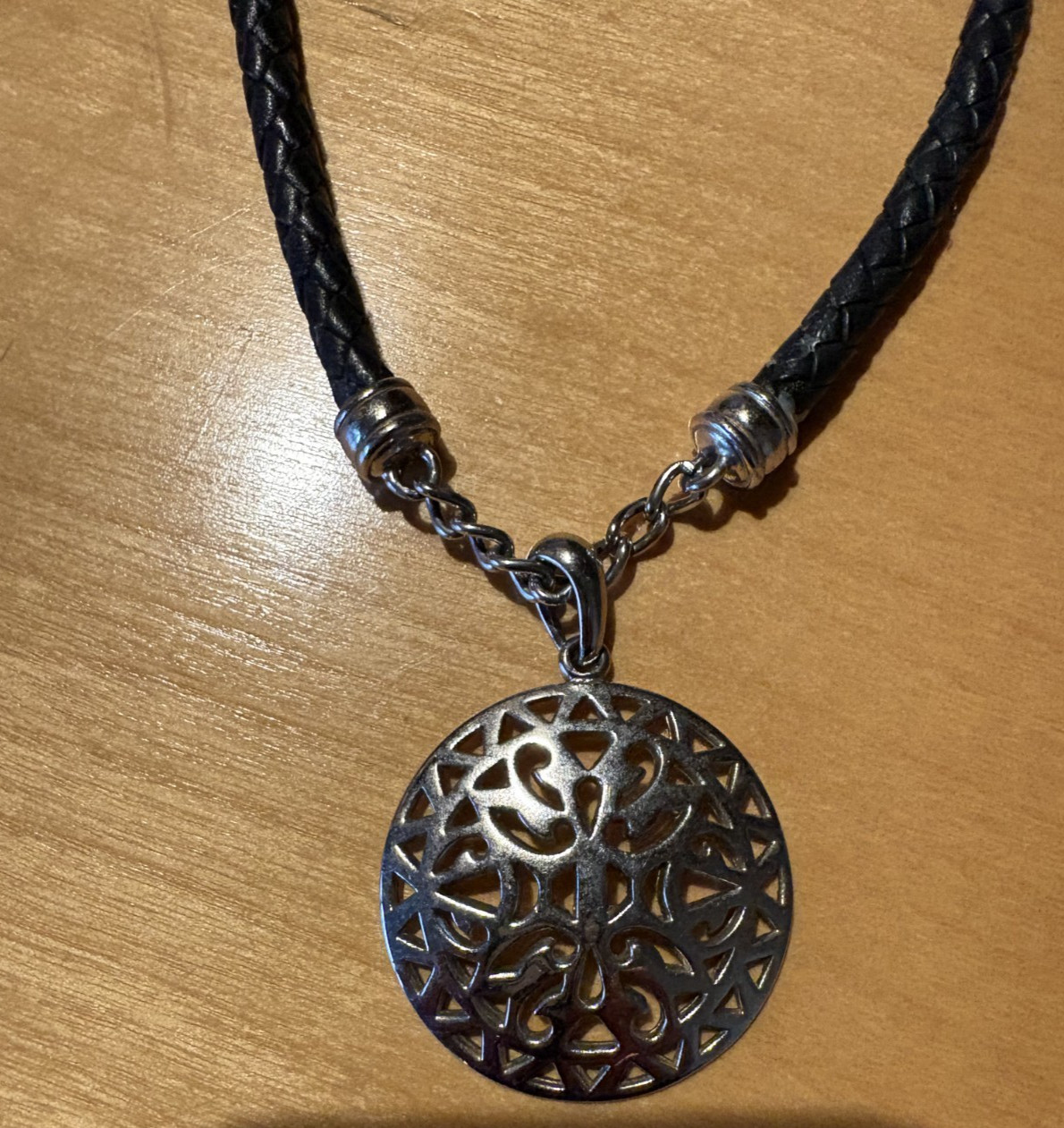 PREMIER DESIGNS Medallion Black Leather Cord Silver Pendant Necklace Excellent!