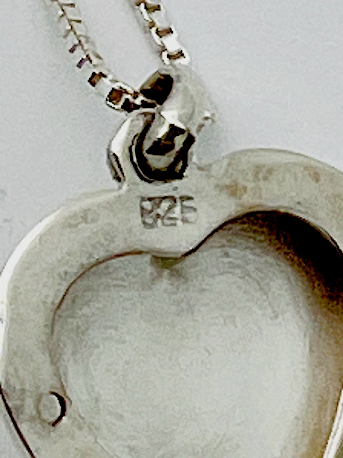 925 Sterling Silver 6.5 Gram Etched Heart Locket Necklace 18”