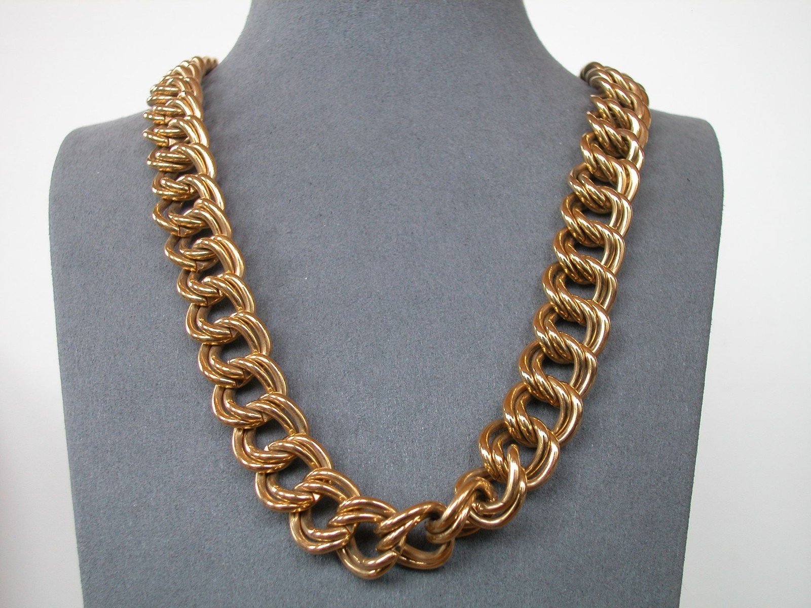Chunky Gold-Tone Double-Link Chain Necklace 20″