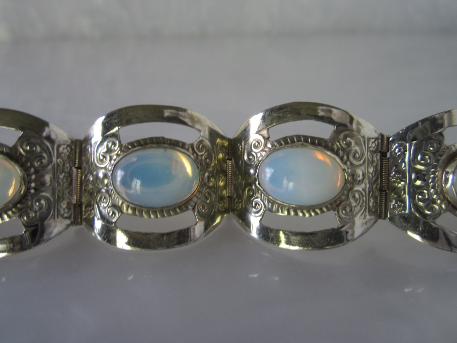 VTG 1960’s TAXCO MEXICO SOLID STERLING SILVER FAUX OPAL / WHITE OPALITE BRACELET