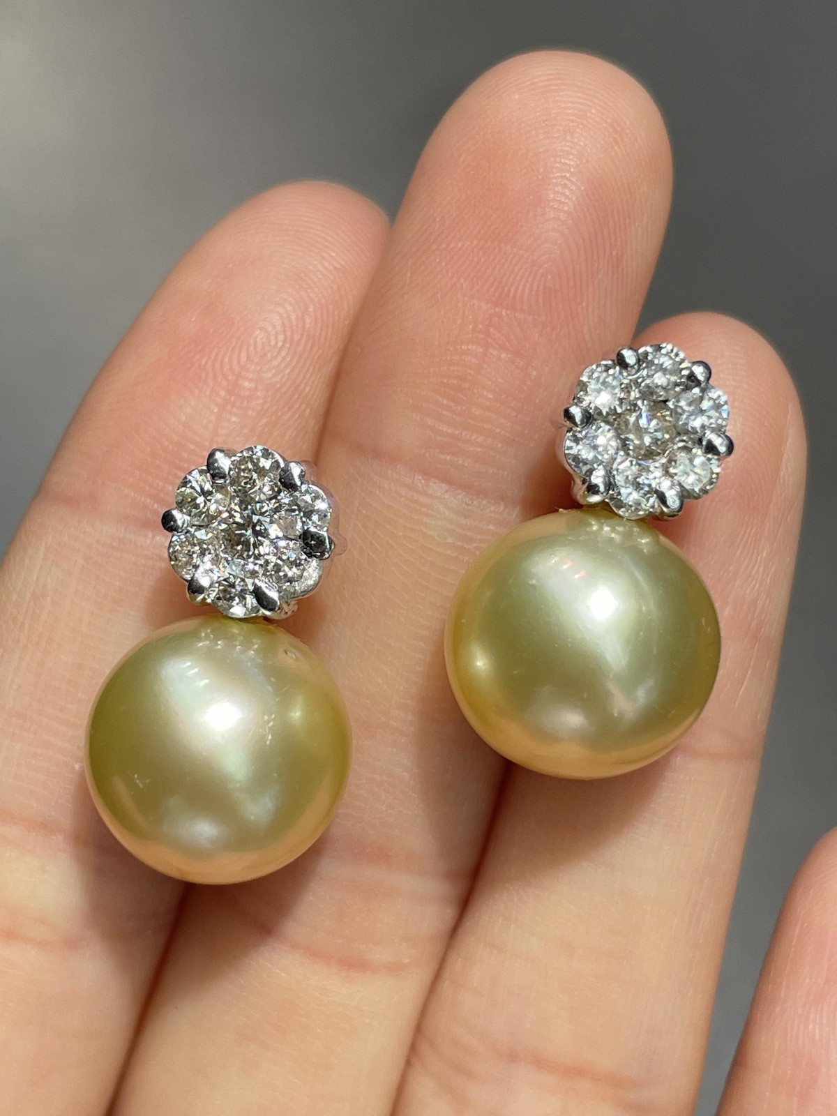 18K Gold 13.5 mm Yellow South Sea Pearl Diamond Earring