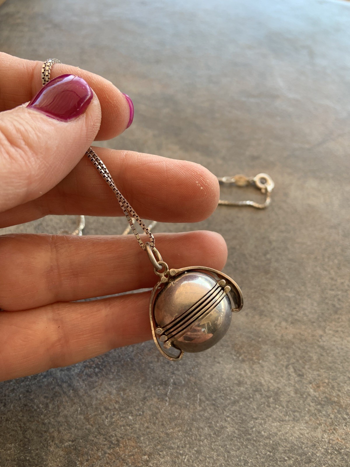 Rare Vintage 925 Sterling Silver Folding Ball Sphere Multi Photo Locket Pendant