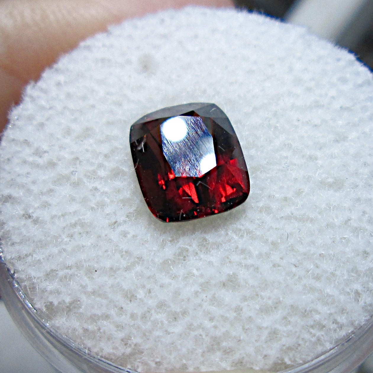 STRIKING 2.56 CT NATURAL NOBEL RED SPINEL FACETED CUSHION CUT MYANMAR