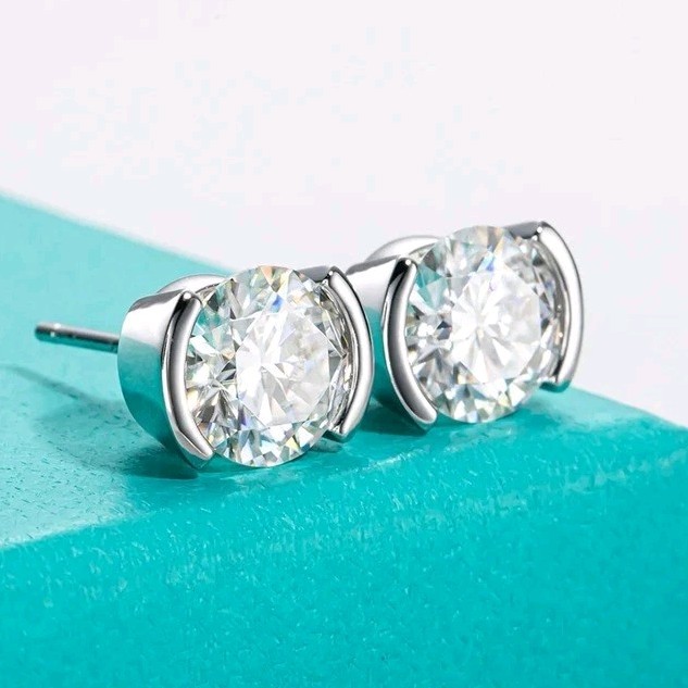 1.90 Ct Treated Certified Pretty White Diamond Solitaire Stud In 925 Silver