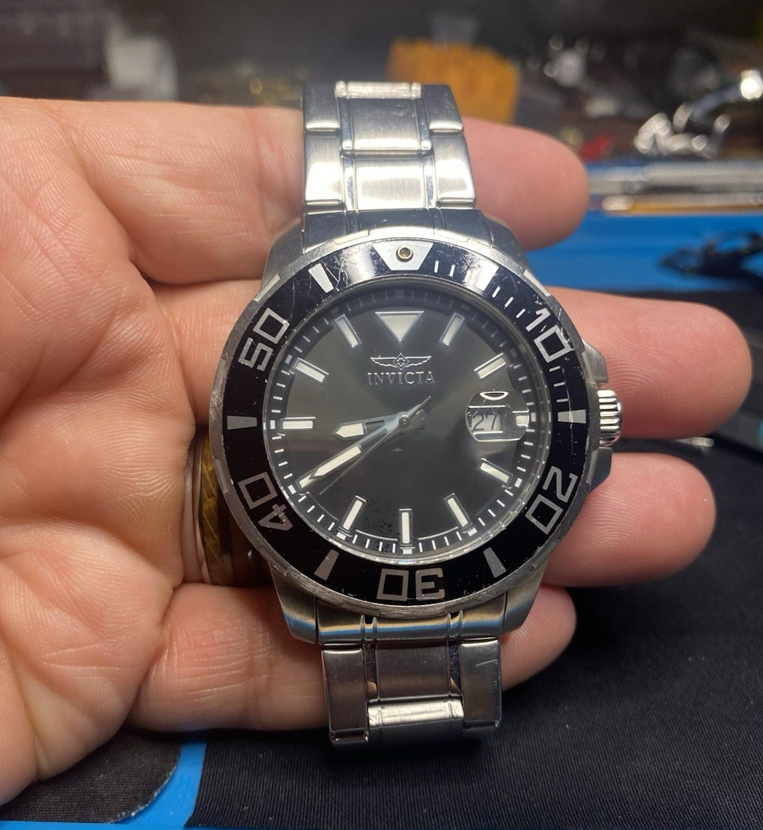 Invicta Pro Diver Men’s Quartz Model 15178 Black Dial Stainless Steel Bracelet