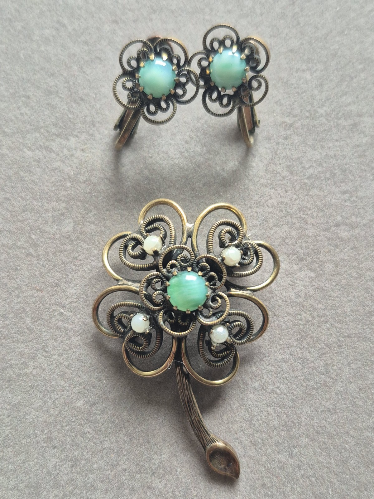 Vintage Hobe faux pearl turquoise cabochon flower brooch and earrings set