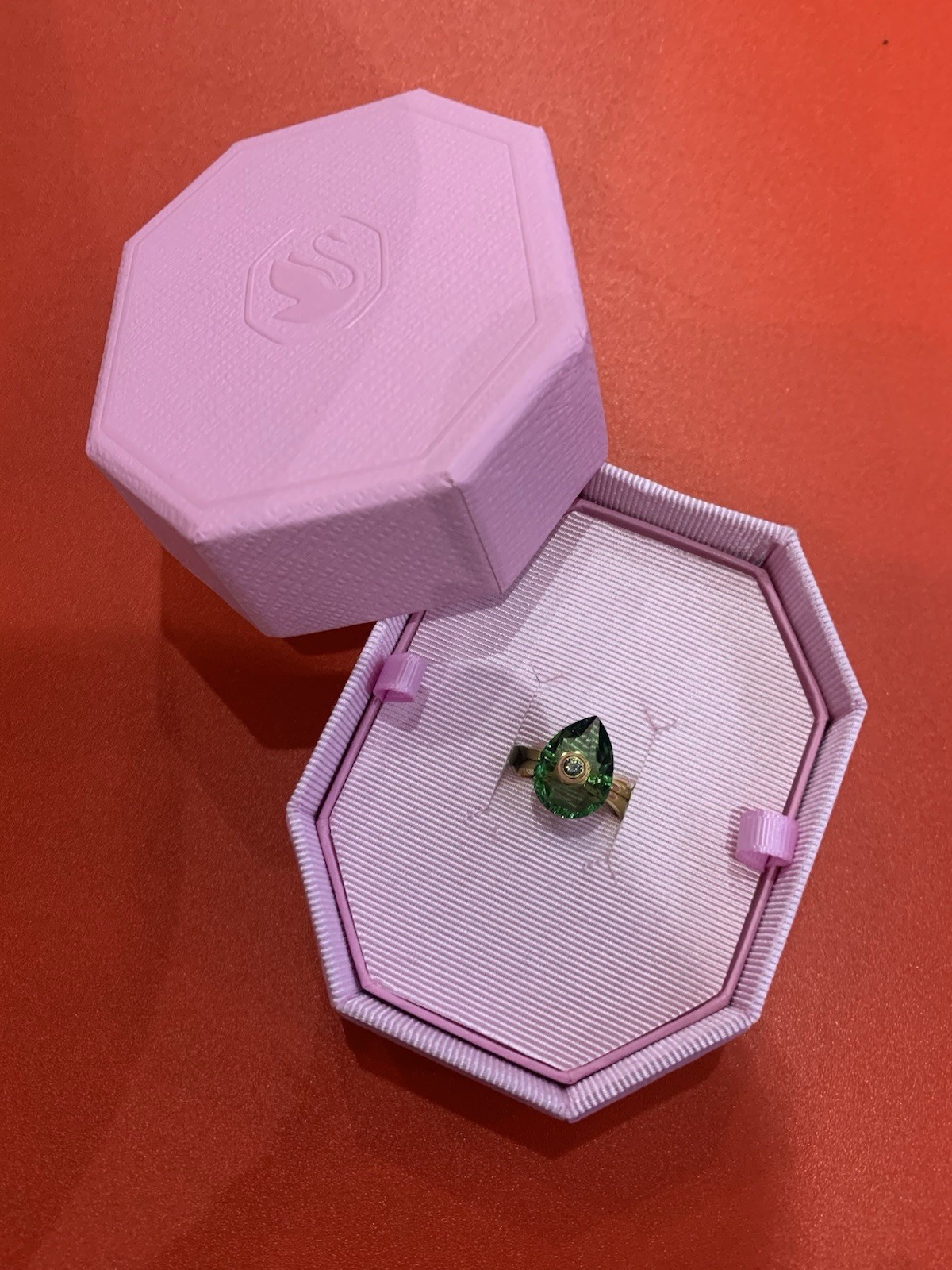 Swarovski Numina Ring Green Pear cut Crystal Gold Tone Plated size 58 new💕❤️