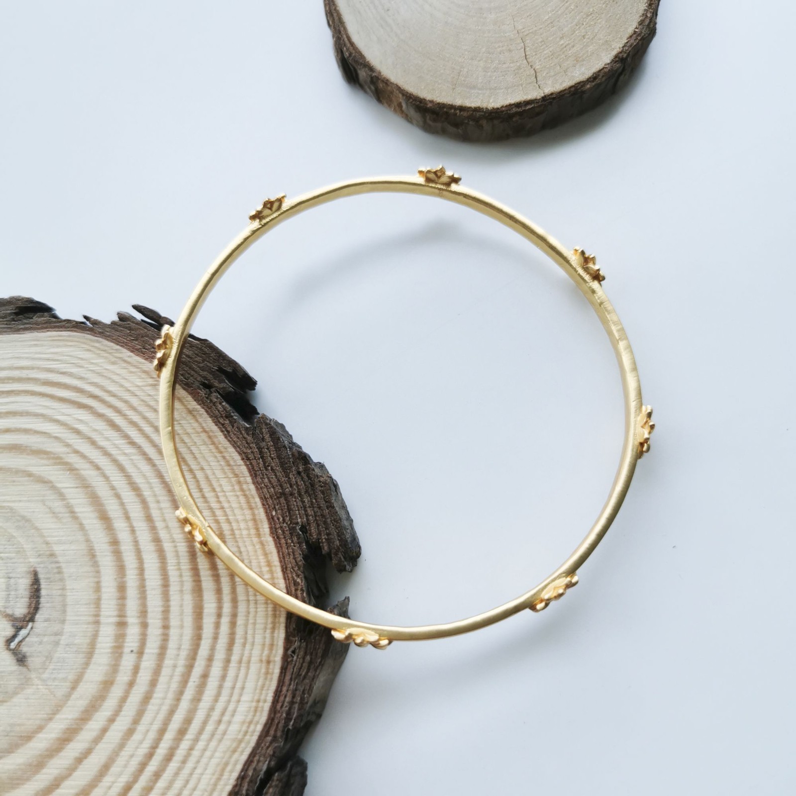 Julie Vos Floral Bangle Bracelet Size M 24K Gold Plate