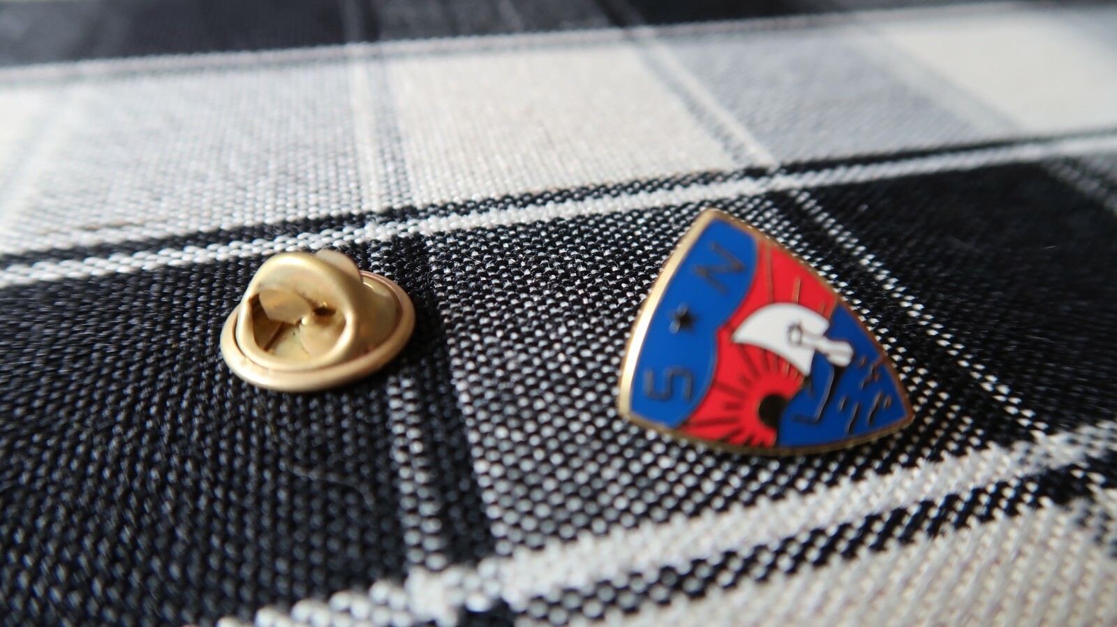 Vintage S N Nautical lapel Pin Gold 1.7cm