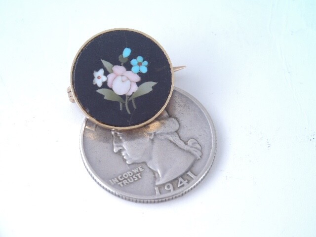 ANTIQUE VICTORIAN PIETRA DURA 14K GOLD FLORAL PIN