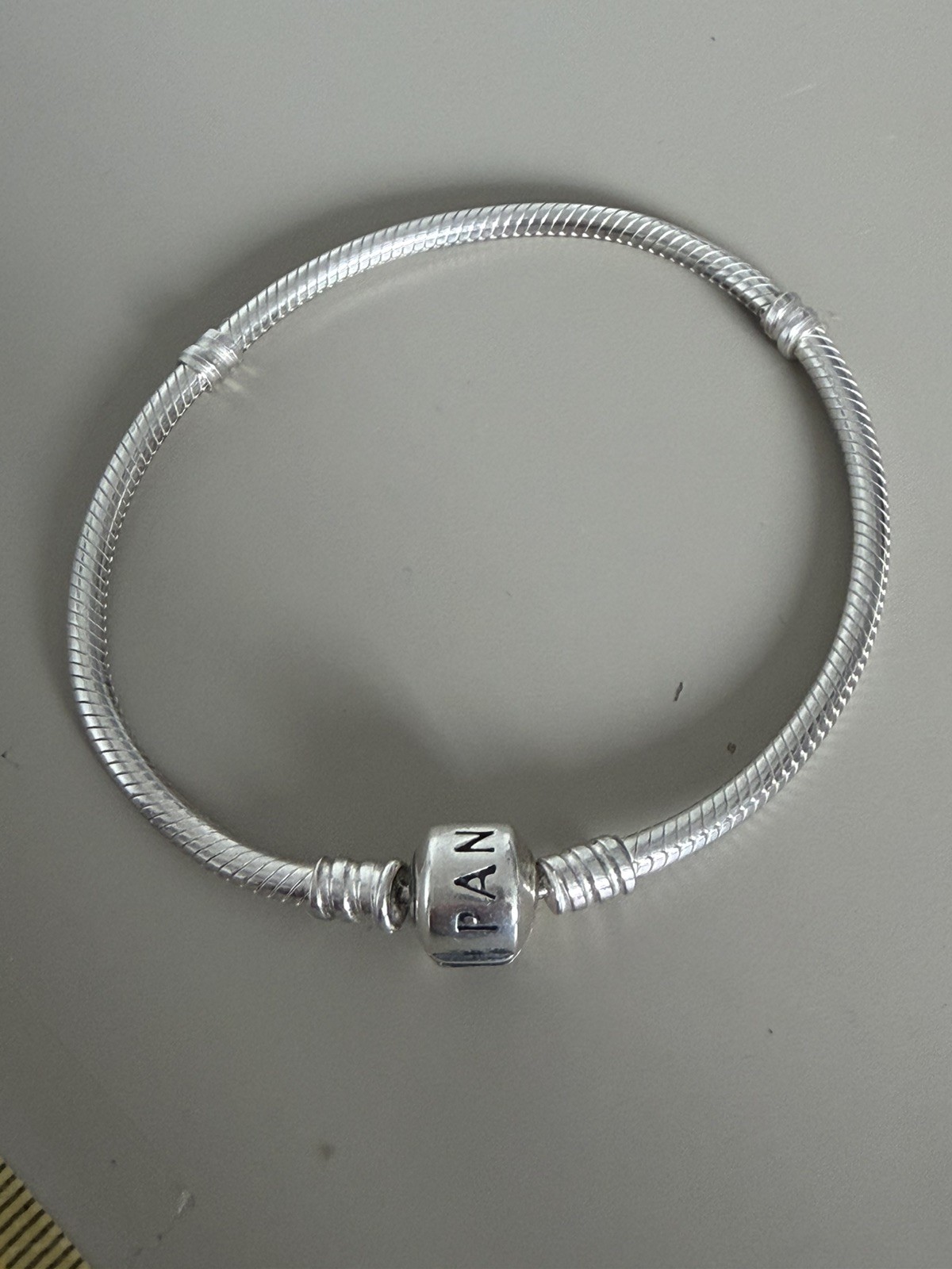 Authentic Pandora Moments Bracelet With 16 Pandora Charms/clips