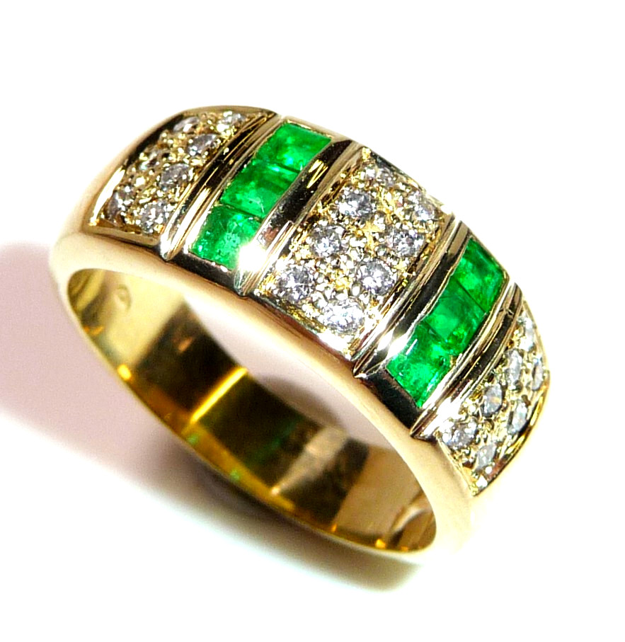 Ring 585 Gold 0.33 ct. Diamonds 0.44ct. Emerald Size 57 18.1mm / 8.51g Excellent Condition